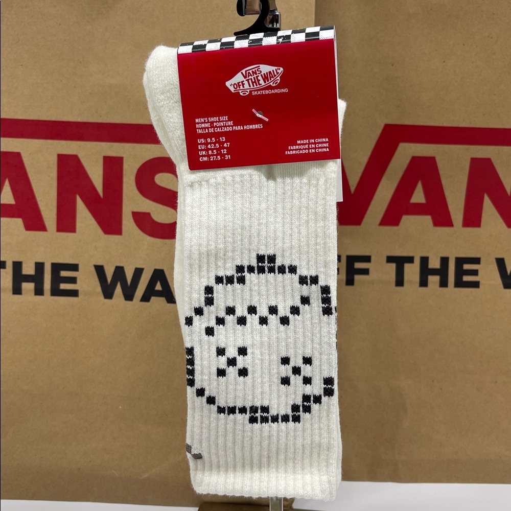 Vans Designer Logo Sport Skater Surfer Crew
Cut Socks 
Vans Skate Clay  (1 pair)